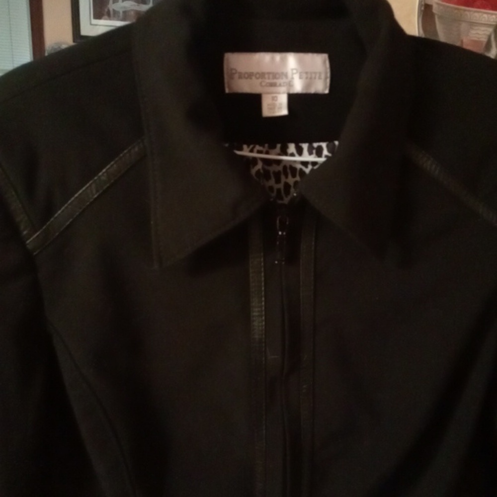Jacket - Picture 5 of 9